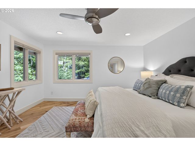 6 BERNINI Ct, Lake Oswego, OR 97035