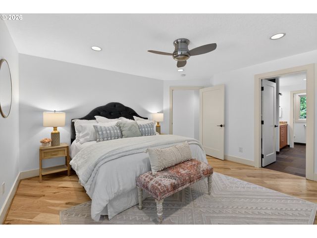 6 BERNINI Ct, Lake Oswego, OR 97035