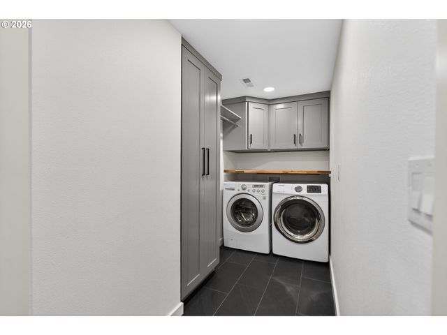 6 BERNINI Ct, Lake Oswego, OR 97035