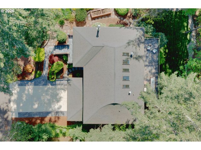 6 BERNINI Ct, Lake Oswego, OR 97035