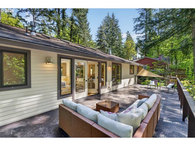 6 BERNINI Ct, Lake Oswego, OR 97035