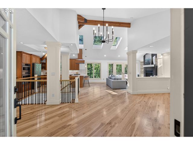 6 BERNINI Ct, Lake Oswego, OR 97035