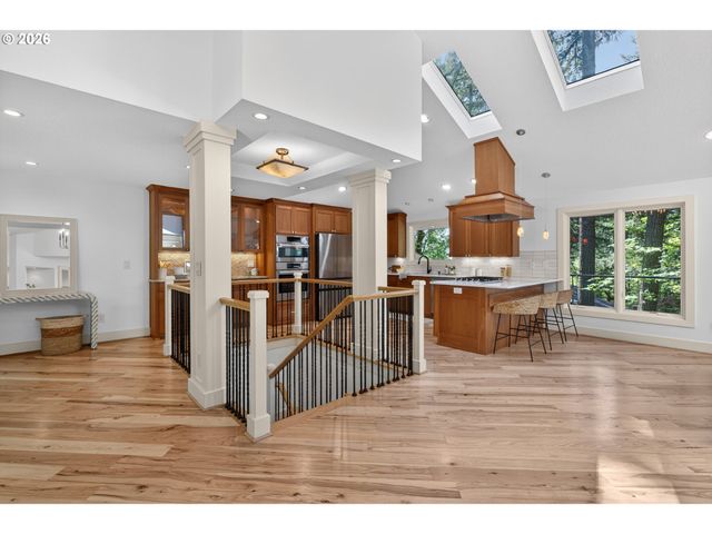 6 BERNINI Ct, Lake Oswego, OR 97035