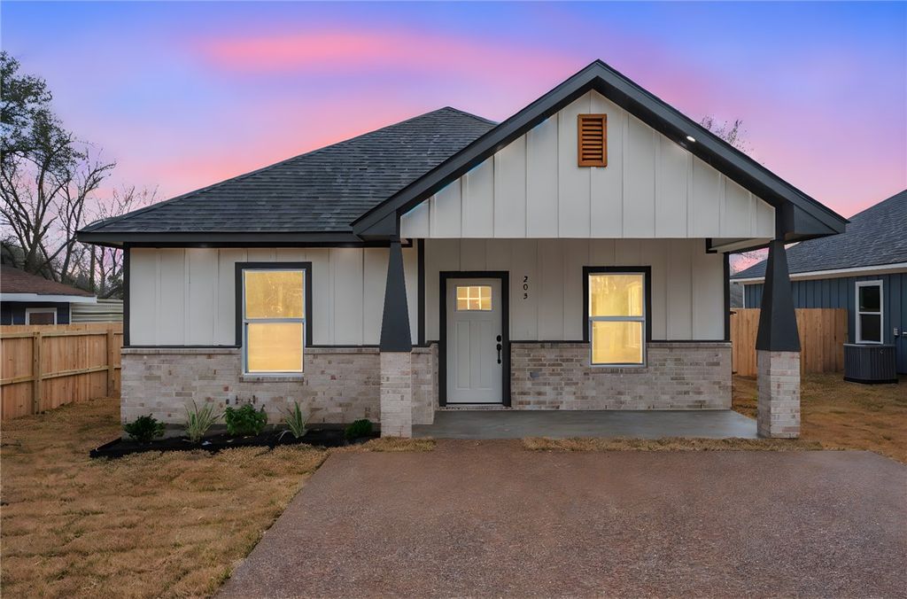 203 Lock Lane, Bryan, TX 77803 — exterior