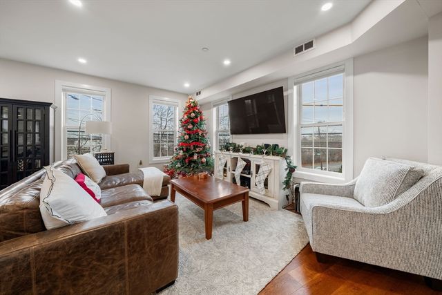 20 Crestway Road 3, Boston, MA 02128