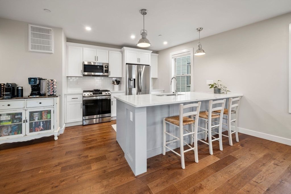 20 Crestway Road 3, Boston, MA 02128