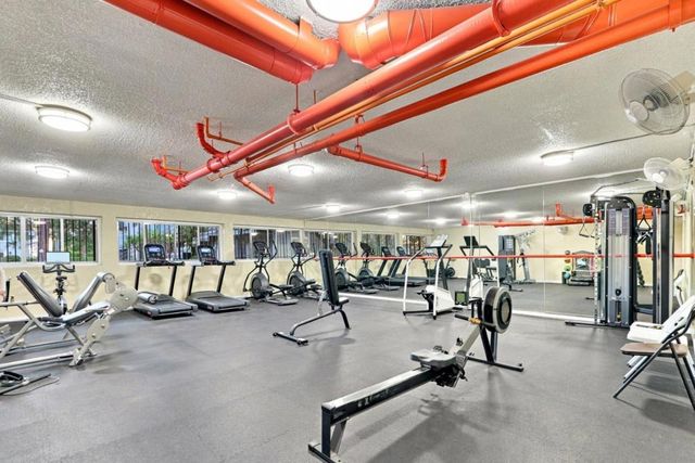 7100 Rainbow Drive 33, San Jose, CA 95129