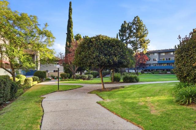 7100 Rainbow Drive 33, San Jose, CA 95129