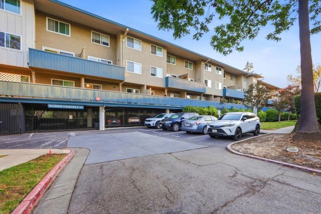 7100 Rainbow Drive 33, San Jose, CA 95129