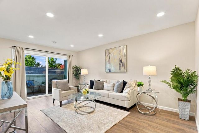 7100 Rainbow Drive 33, San Jose, CA 95129