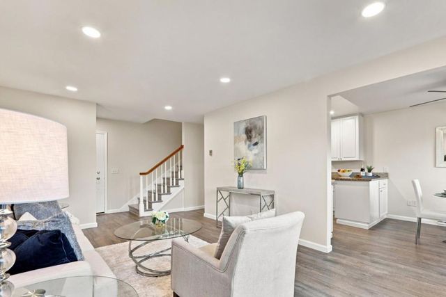 7100 Rainbow Drive 33, San Jose, CA 95129