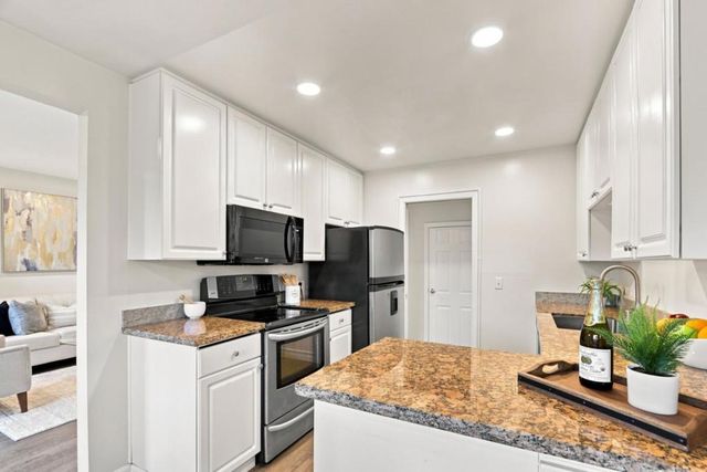 7100 Rainbow Drive 33, San Jose, CA 95129