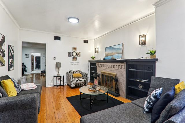 412 N Pine Avenue, Chicago, IL 60644