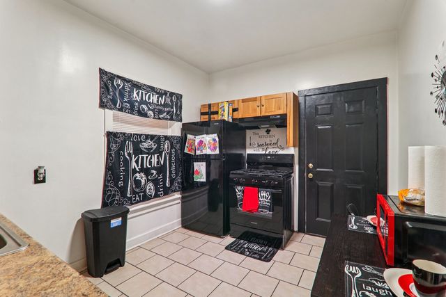 412 N Pine Avenue, Chicago, IL 60644