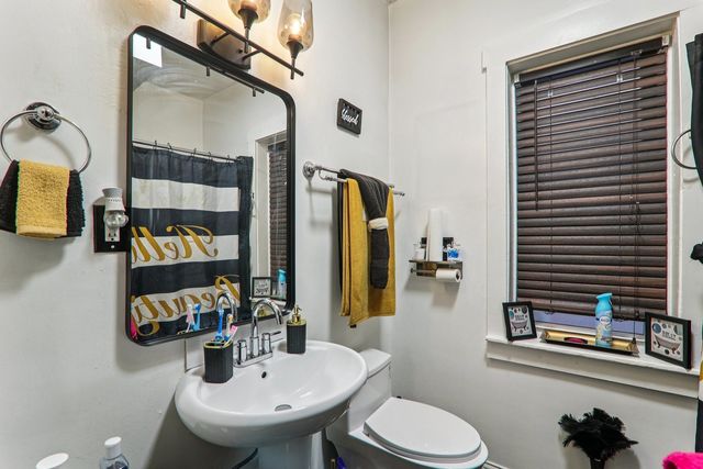 412 N Pine Avenue, Chicago, IL 60644