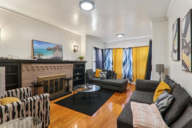 412 N Pine Avenue, Chicago, IL 60644