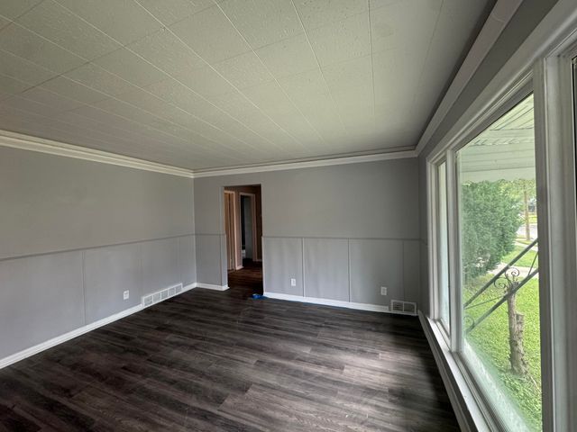 1735 Meadow Lane, Inkster City, MI 48141