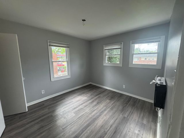 1735 Meadow Lane, Inkster City, MI 48141