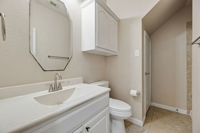 1404 Ashby Drive, Lewisville, TX 75067