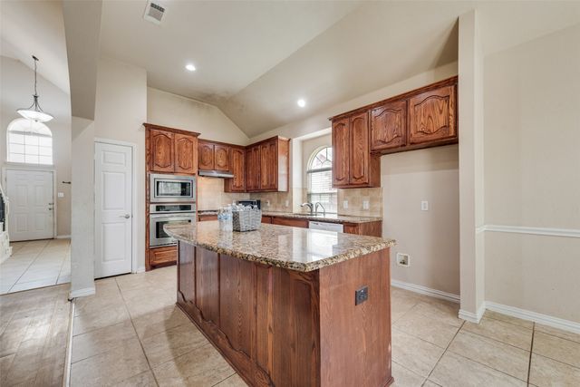 1404 Ashby Drive, Lewisville, TX 75067