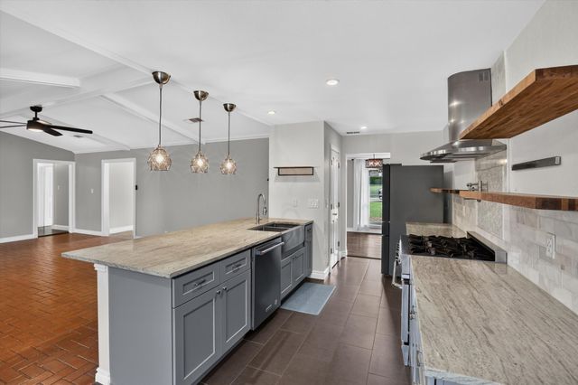 1438 Vicki Lane, Cedar Hill, TX 75104