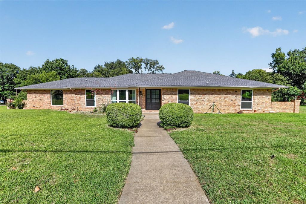 1438 Vicki Lane, Cedar Hill, TX 75104