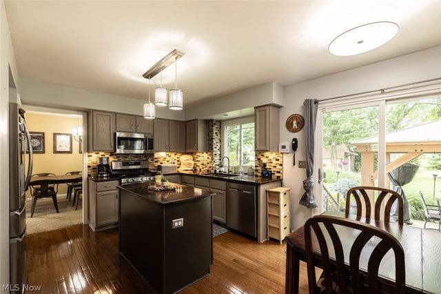 18717 Walnut Drive, Strongsville, OH 44149