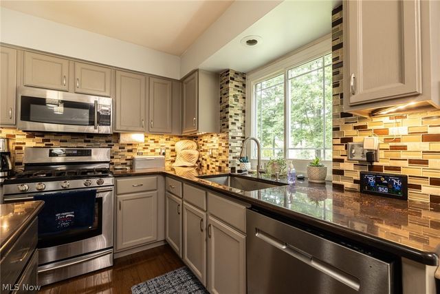 18717 Walnut Drive, Strongsville, OH 44149