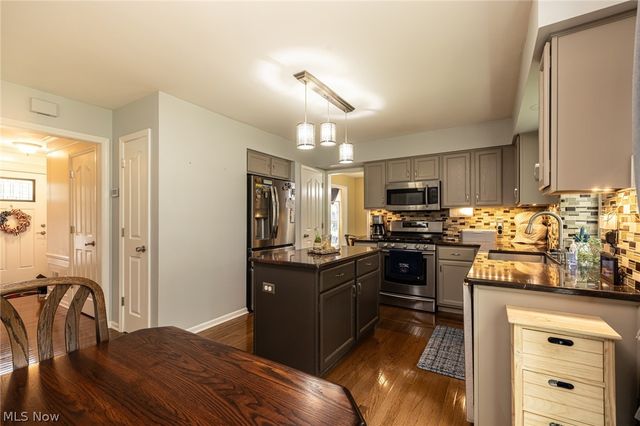 18717 Walnut Drive, Strongsville, OH 44149