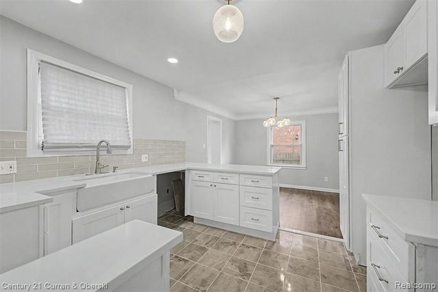 9263 Rosemont St Avenue, Detroit, MI 48228