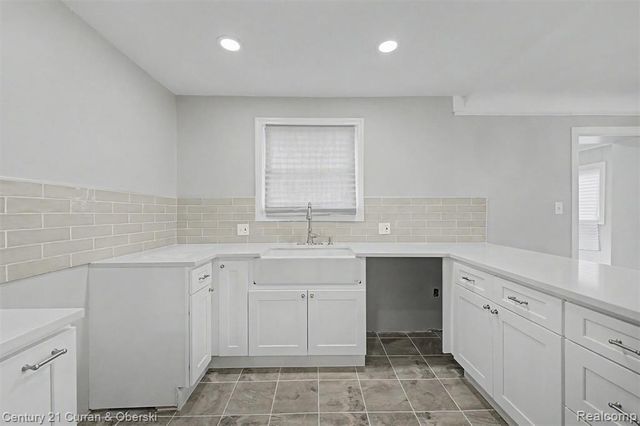 9263 Rosemont St Avenue, Detroit, MI 48228