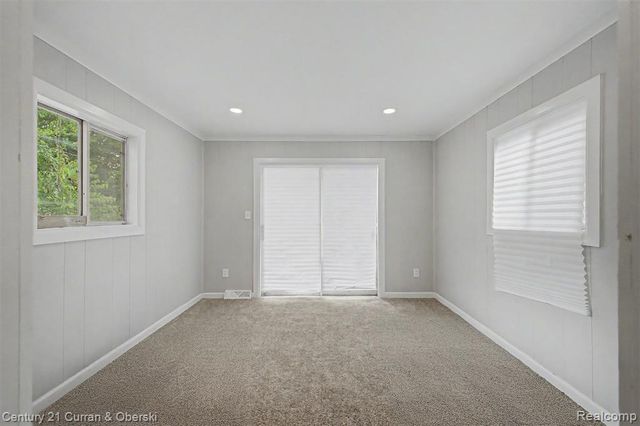 9263 Rosemont St Avenue, Detroit, MI 48228
