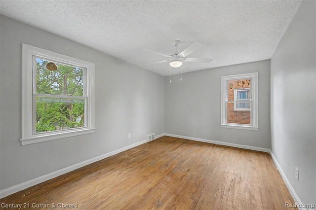 9263 Rosemont St Avenue, Detroit, MI 48228