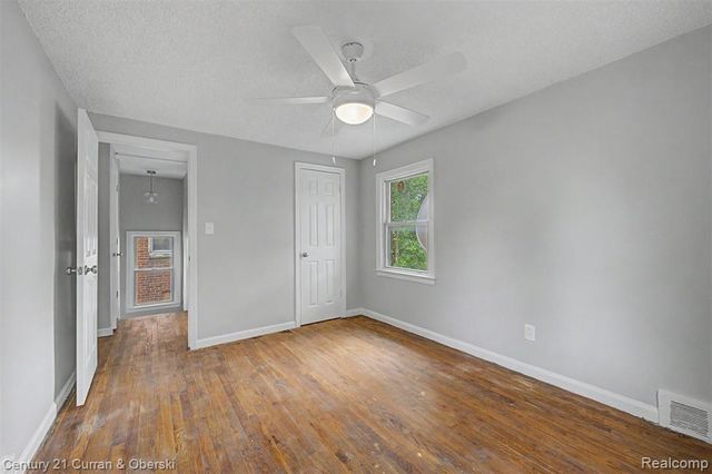 9263 Rosemont St Avenue, Detroit, MI 48228