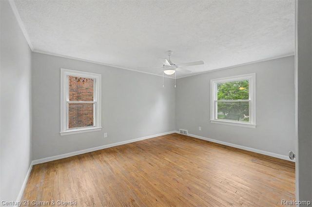 9263 Rosemont St Avenue, Detroit, MI 48228