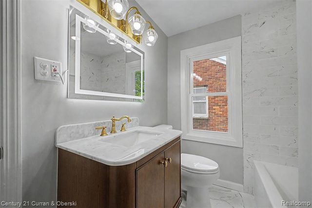 9263 Rosemont St Avenue, Detroit, MI 48228