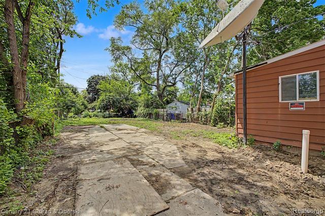 9263 Rosemont St Avenue, Detroit, MI 48228