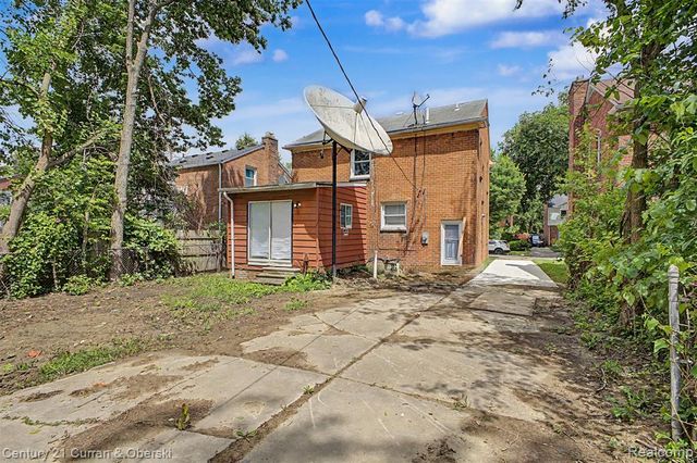 9263 Rosemont St Avenue, Detroit, MI 48228