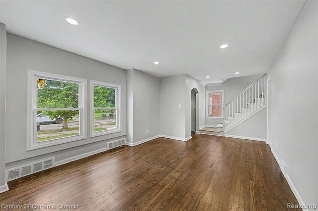 9263 Rosemont St Avenue, Detroit, MI 48228