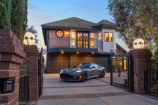 834 Moorside Drive, Glendale, CA 91207