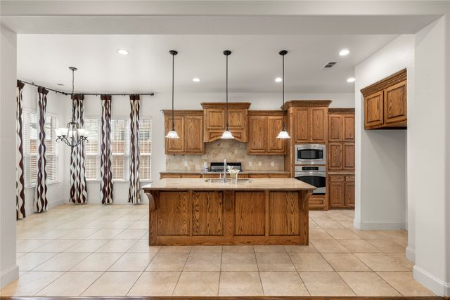726 Sleepy Creek Drive, Frisco, TX 75036