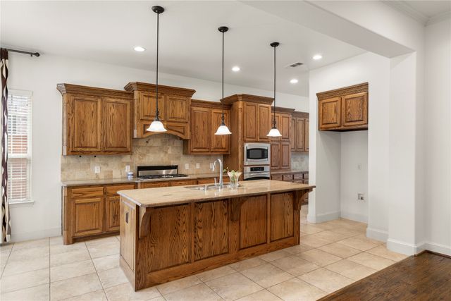 726 Sleepy Creek Drive, Frisco, TX 75036
