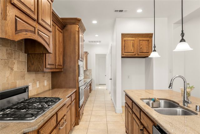 726 Sleepy Creek Drive, Frisco, TX 75036