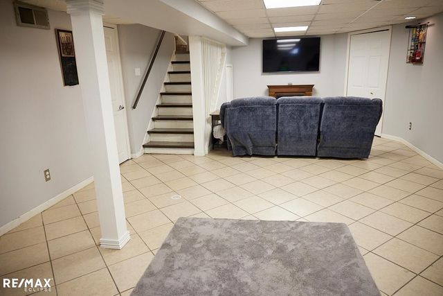 46855 Roselane Dr, Chesterfield Twp, MI 48047