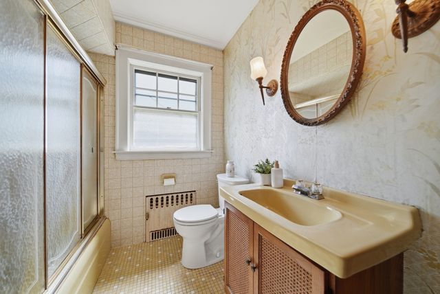 254 Lynnfield St, Lynn, MA 01904