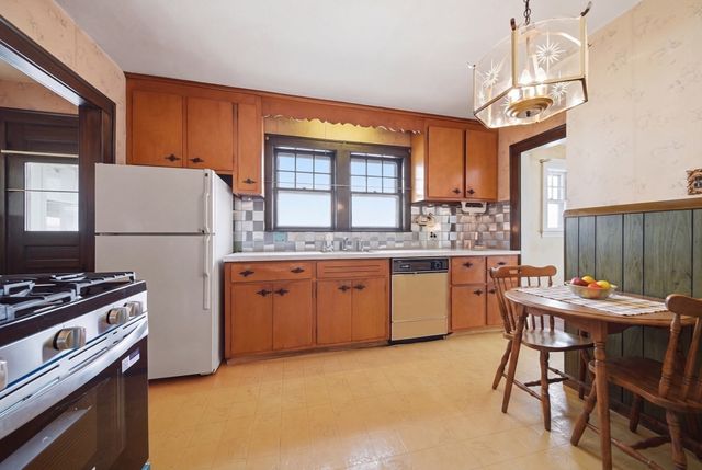 254 Lynnfield St, Lynn, MA 01904