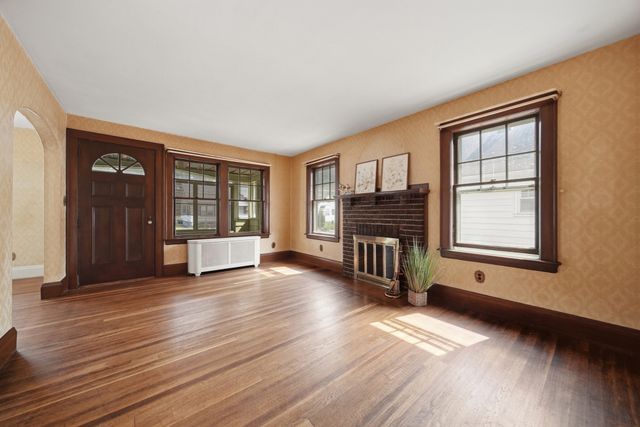 254 Lynnfield St, Lynn, MA 01904