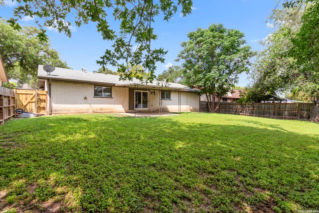 6027 FOREST SHADOW ST, San Antonio, TX 78240
