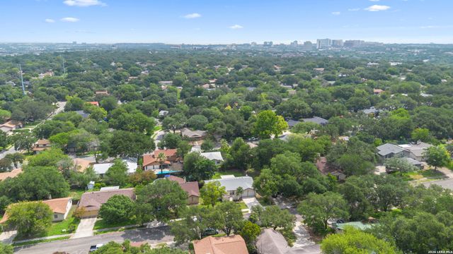 6027 FOREST SHADOW ST, San Antonio, TX 78240