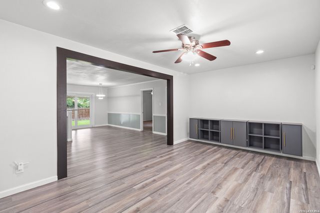 6027 FOREST SHADOW ST, San Antonio, TX 78240
